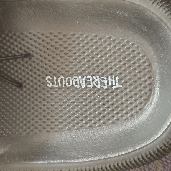 THEREABOUTS BRAND GIRLS BLACK SLIDE SANDALS SIZE 2-3 - Picture 6 of 10